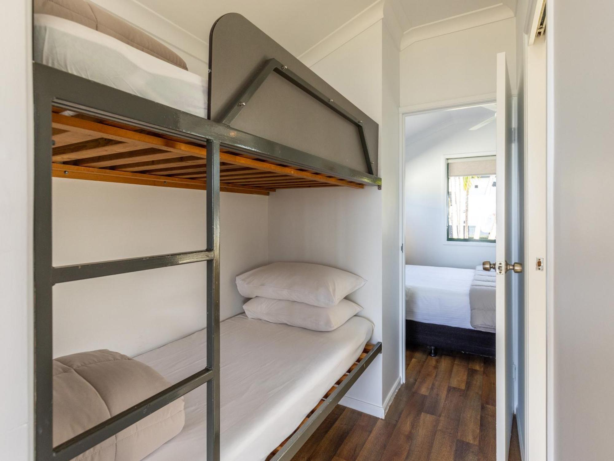 Nrma Bowen Beachfront Holiday Park Bilik gambar